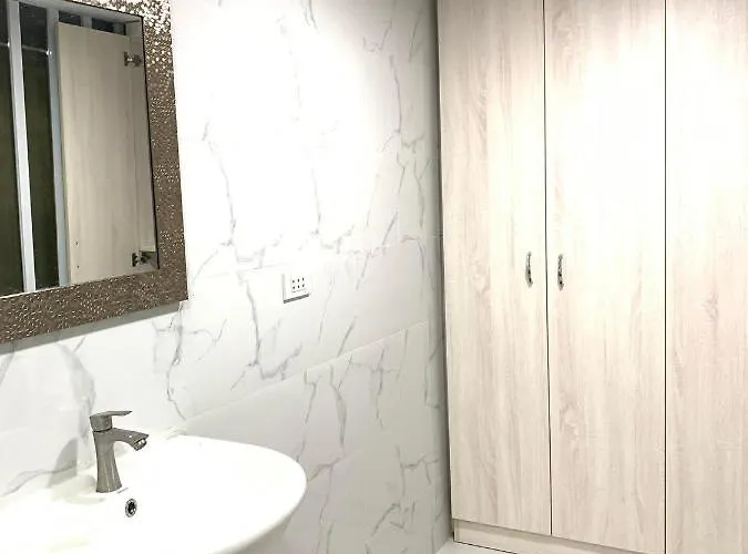 2 Bedroom Unit With And Mountain View Apartment *